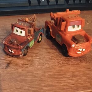 2006 Disney Pixar Cars - Tow Mater Tow Truck 2 Vehicle Collection
